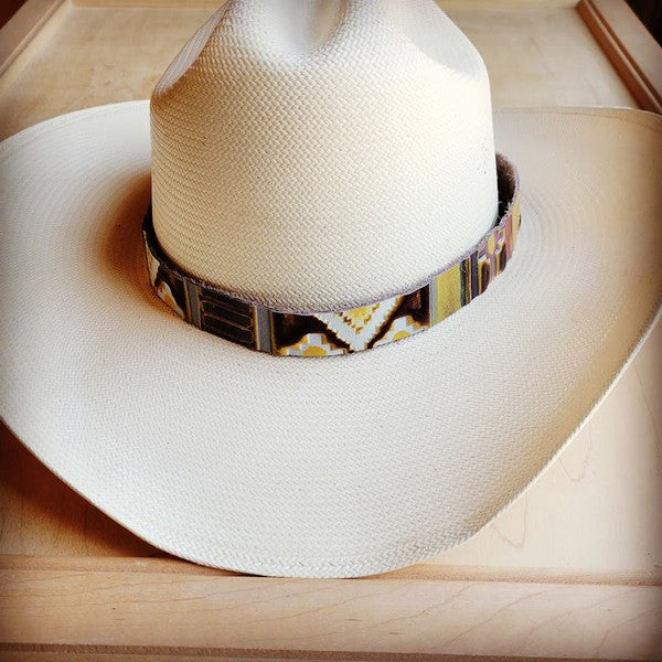 Banda para sombrero de cuero con relieve navajo amarillo