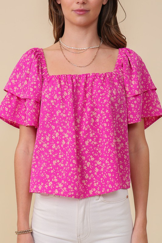 Blusa floral fruncida con cuello cuadrado y espalda abierta