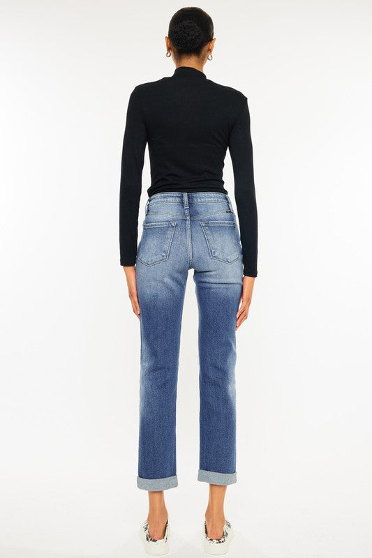Jeans rectos ajustados con detalle de dobladillo de talle alto