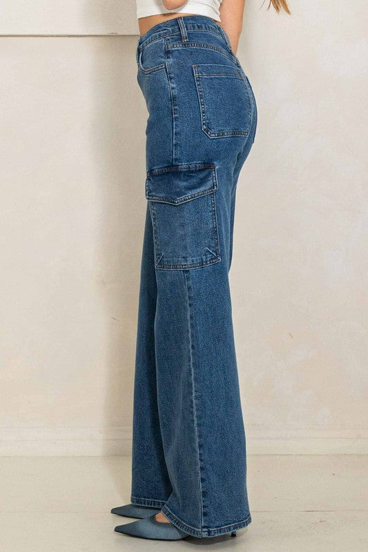 Jeans anchos estilo cargo con cintura cruzada y talle alto