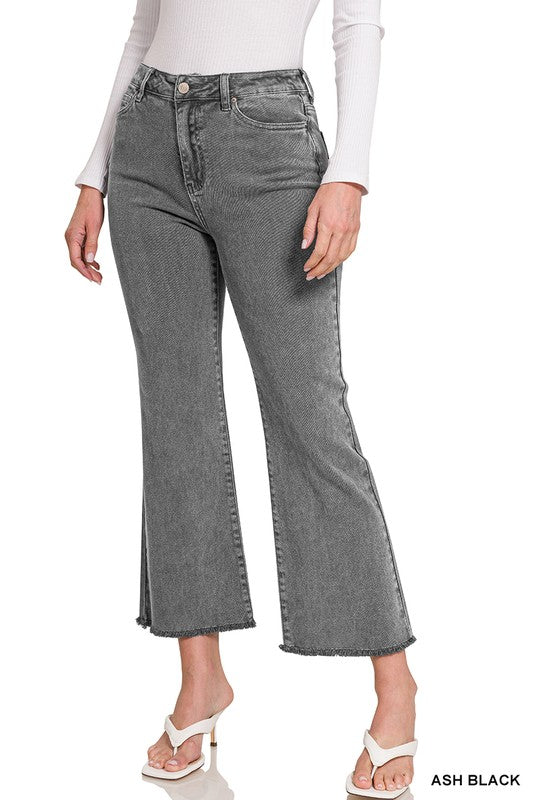 Pantalones bootcut con dobladillo deshilachado y cintura alta con lavado ácido