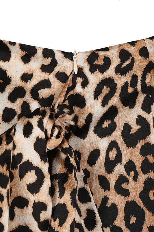 Falda de raso con lazo de leopardo