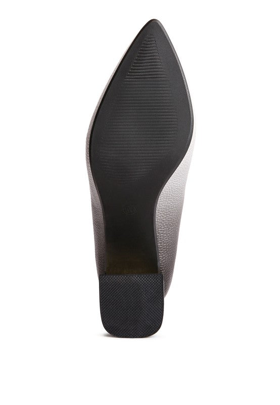 Zapatos de tacón en bloque con detalles metálicos Harlow